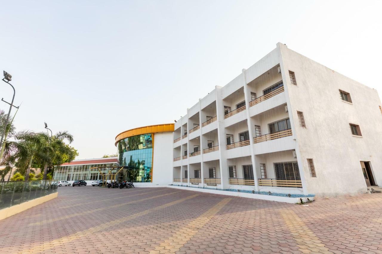 Oyo 42910 Hotel Rudra Palace Ratlam Luaran gambar