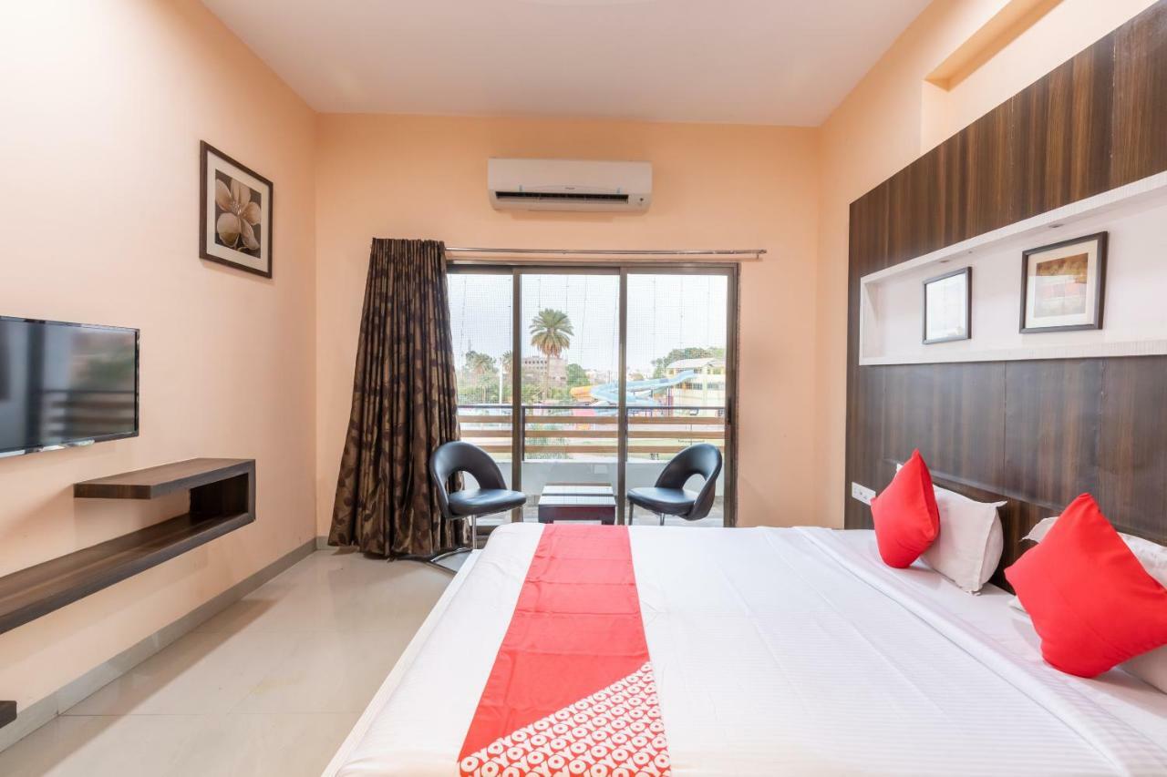 Oyo 42910 Hotel Rudra Palace Ratlam Luaran gambar