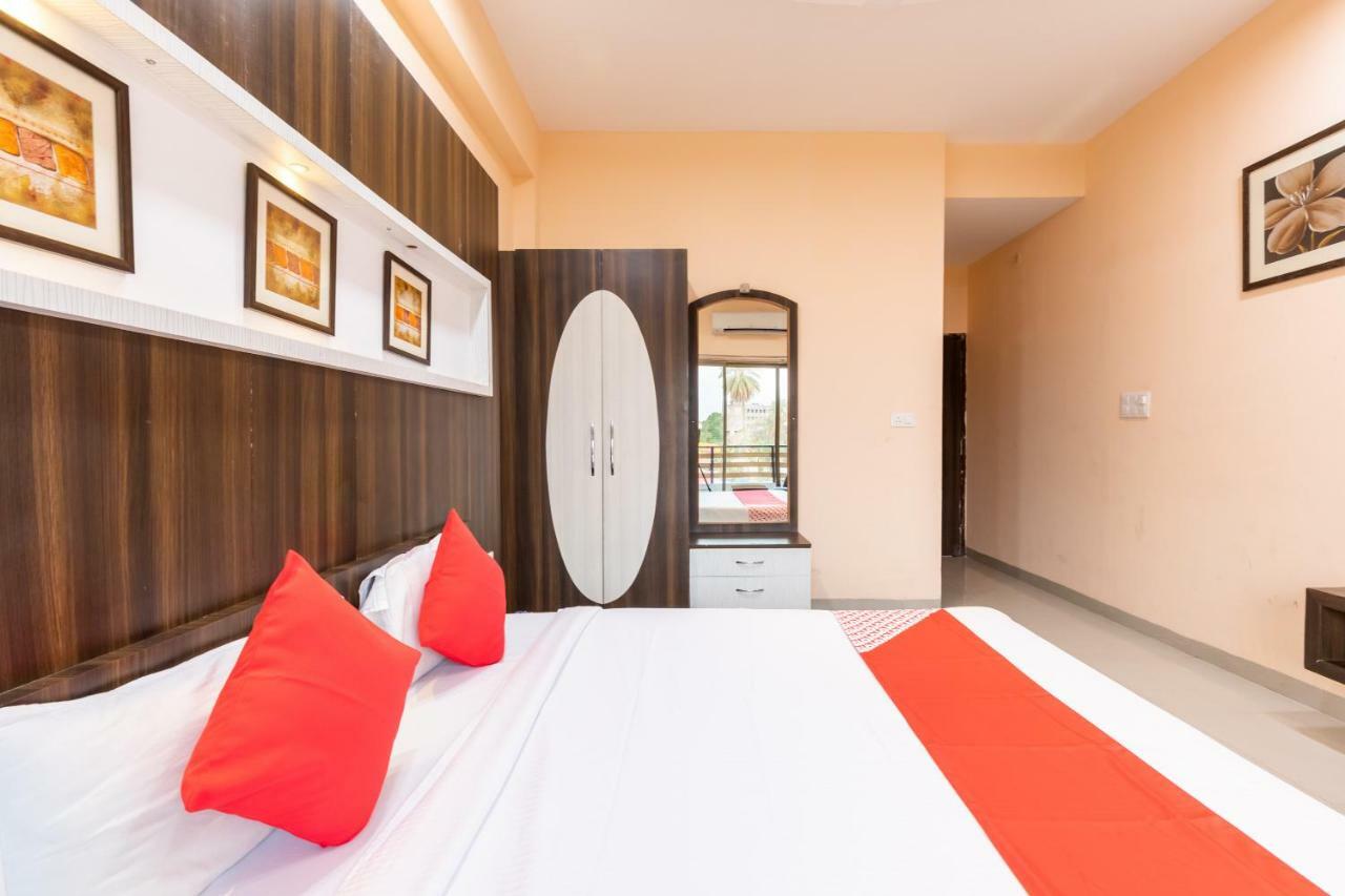 Oyo 42910 Hotel Rudra Palace Ratlam Luaran gambar