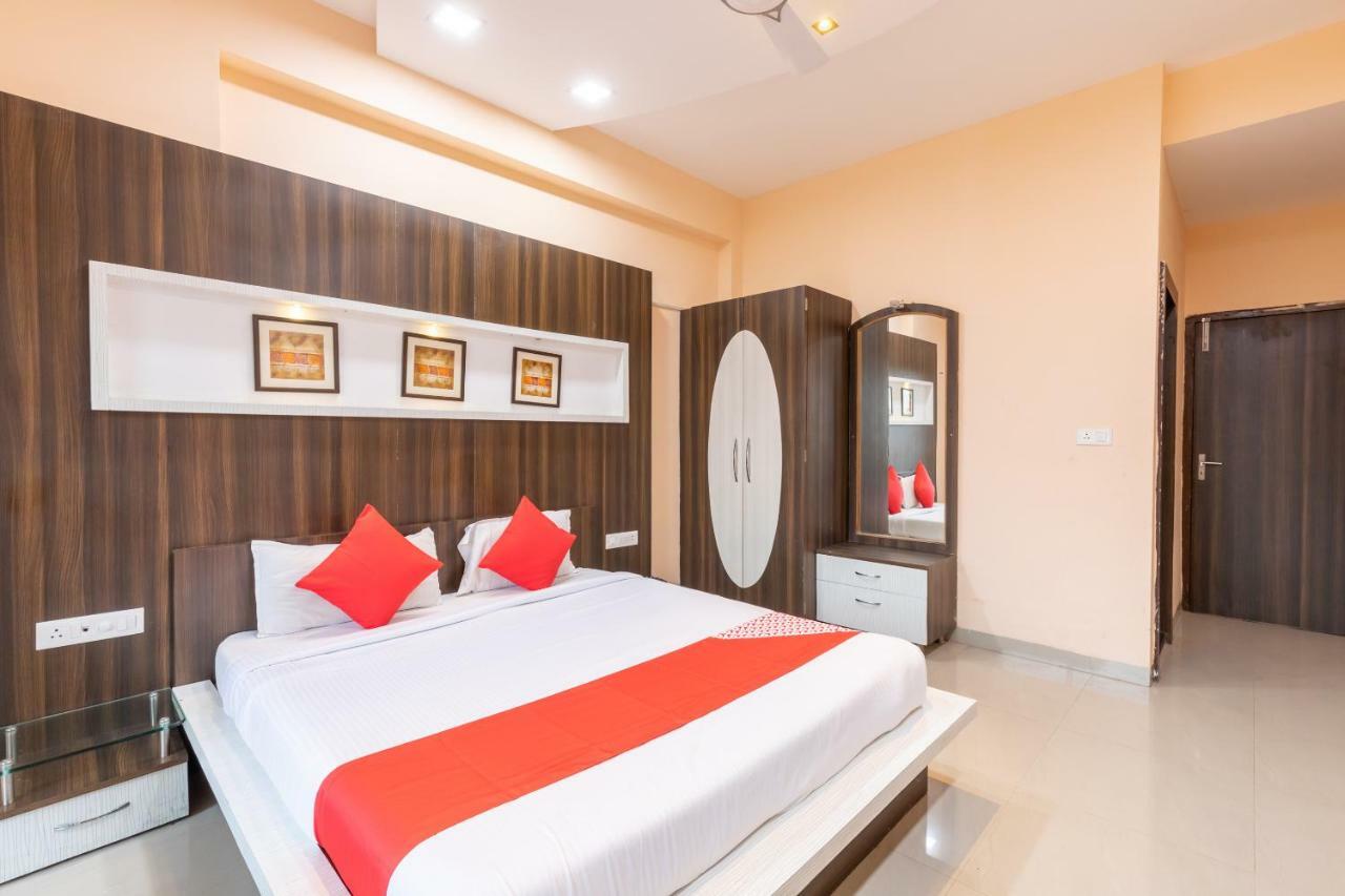 Oyo 42910 Hotel Rudra Palace Ratlam Luaran gambar