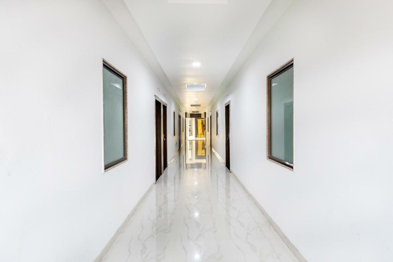 Oyo 42910 Hotel Rudra Palace Ratlam Luaran gambar
