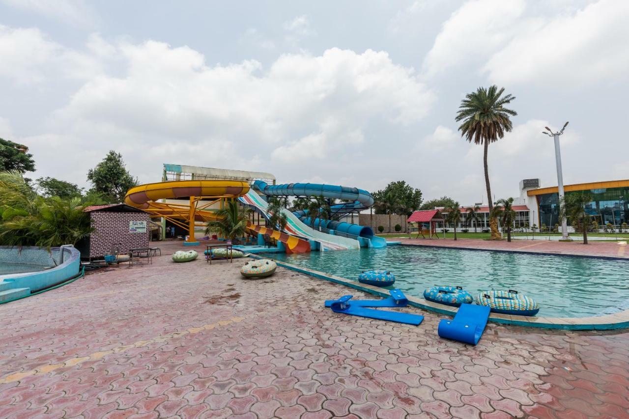 Oyo 42910 Hotel Rudra Palace Ratlam Luaran gambar