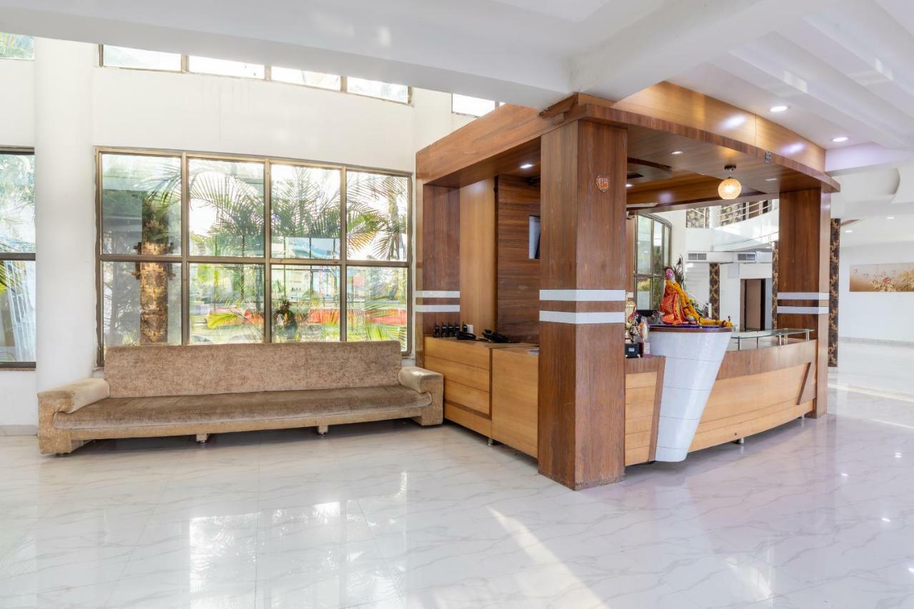 Oyo 42910 Hotel Rudra Palace Ratlam Luaran gambar