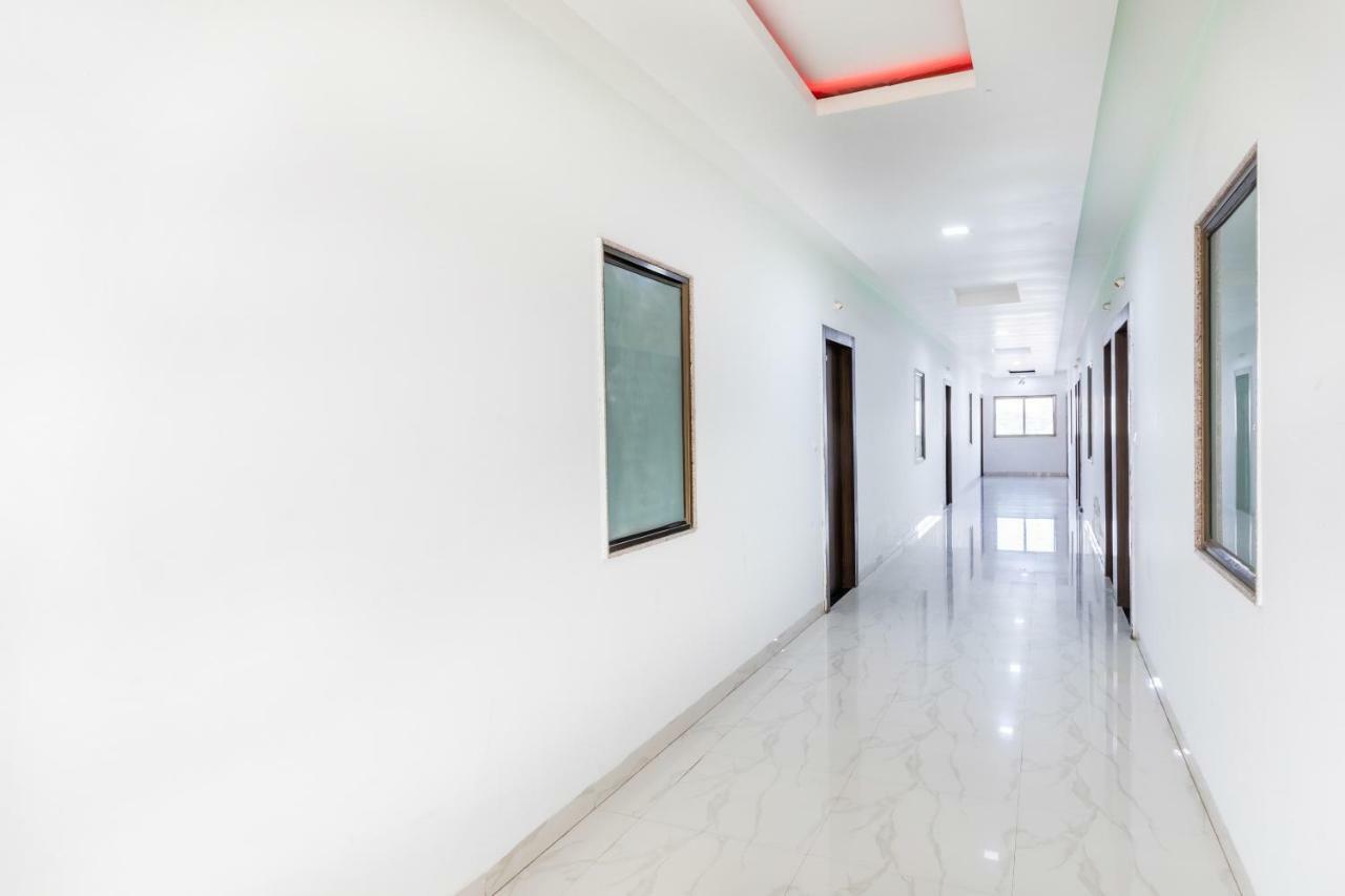 Oyo 42910 Hotel Rudra Palace Ratlam Luaran gambar